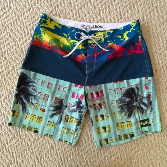 Billabong Board Shorts size 32